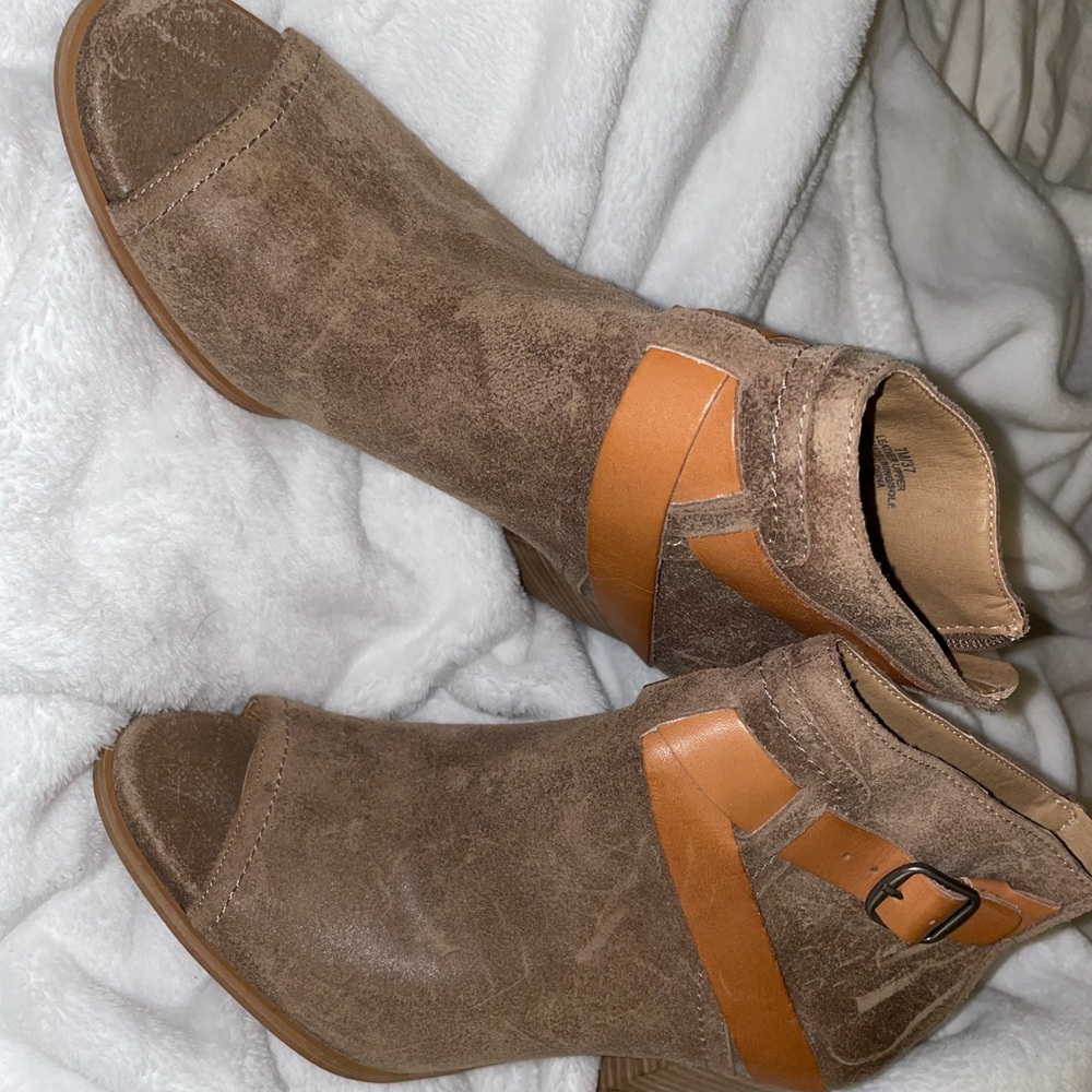 Lucky Brand Brown Peep Toe Booties Sz 7 women’s